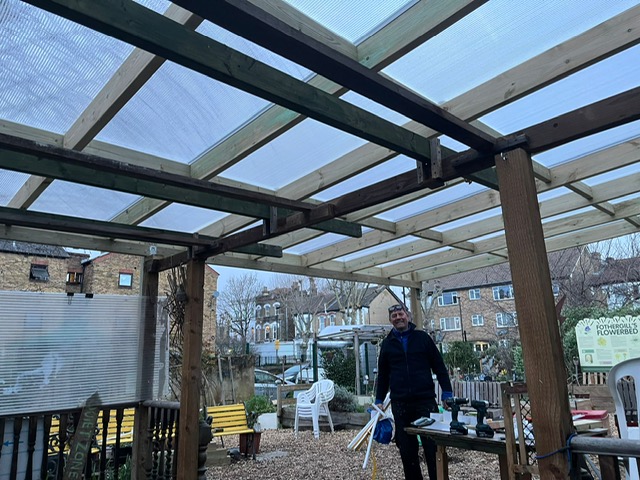 The roof is on!
